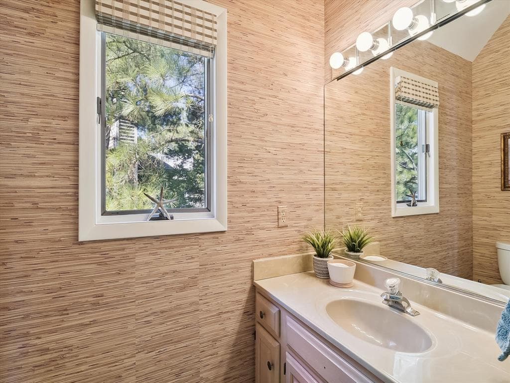 Weinstein - Photo 28