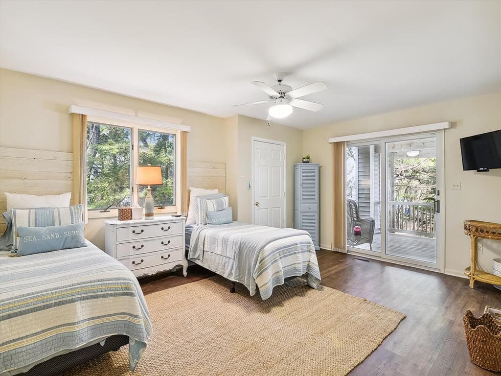 Weinstein - Photo 49