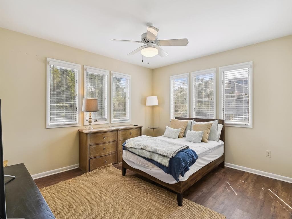 Weinstein - Photo 50