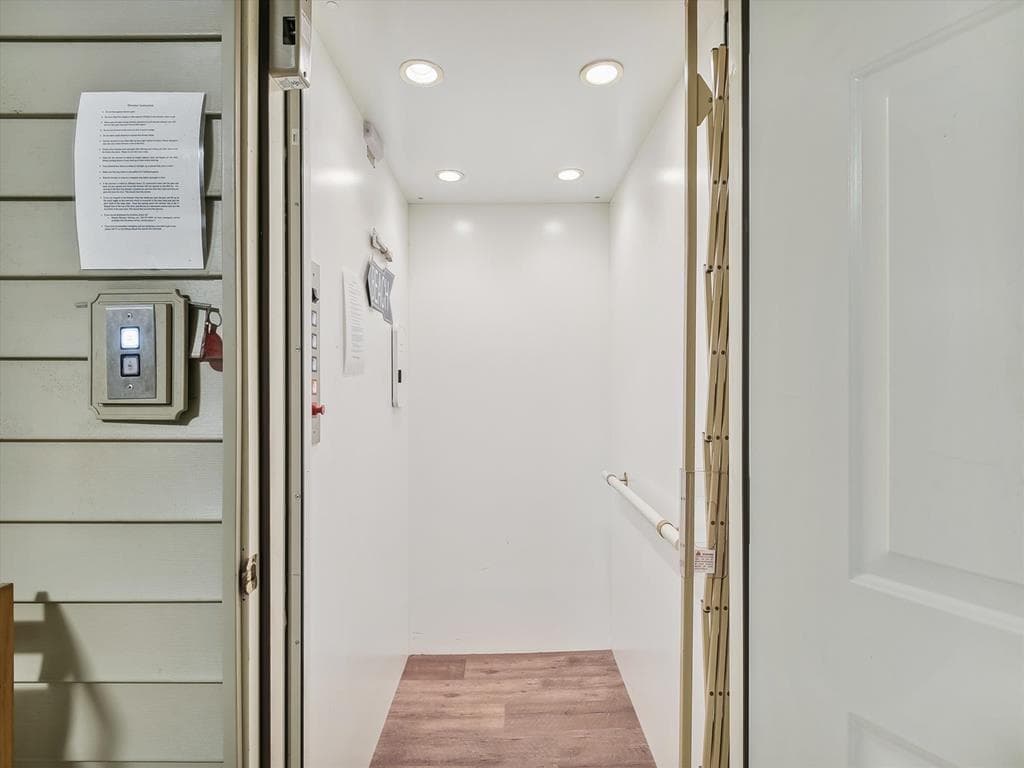 Weinstein - Photo 74