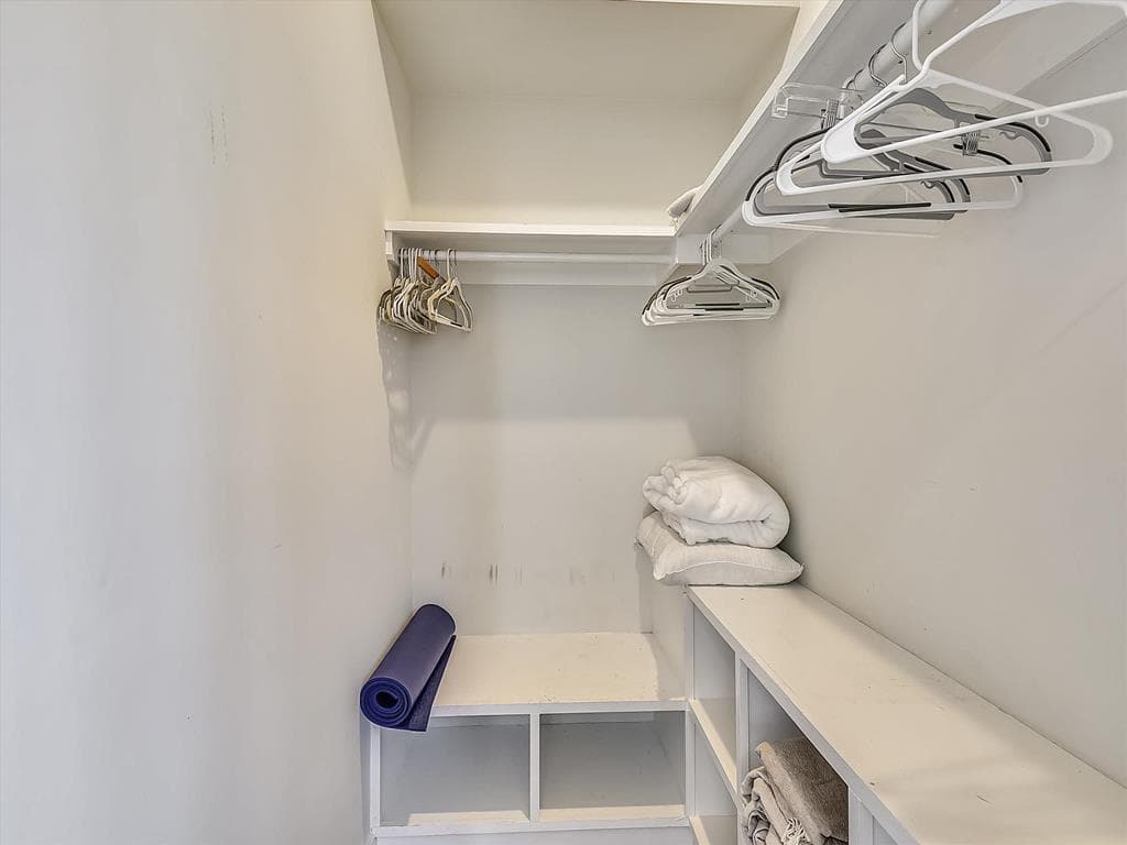 Forest Hill - Photo 40