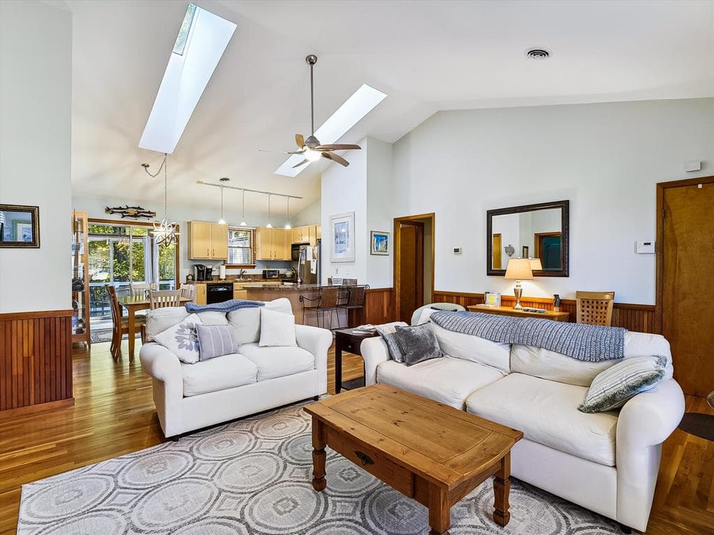 Layton BW - Photo 15