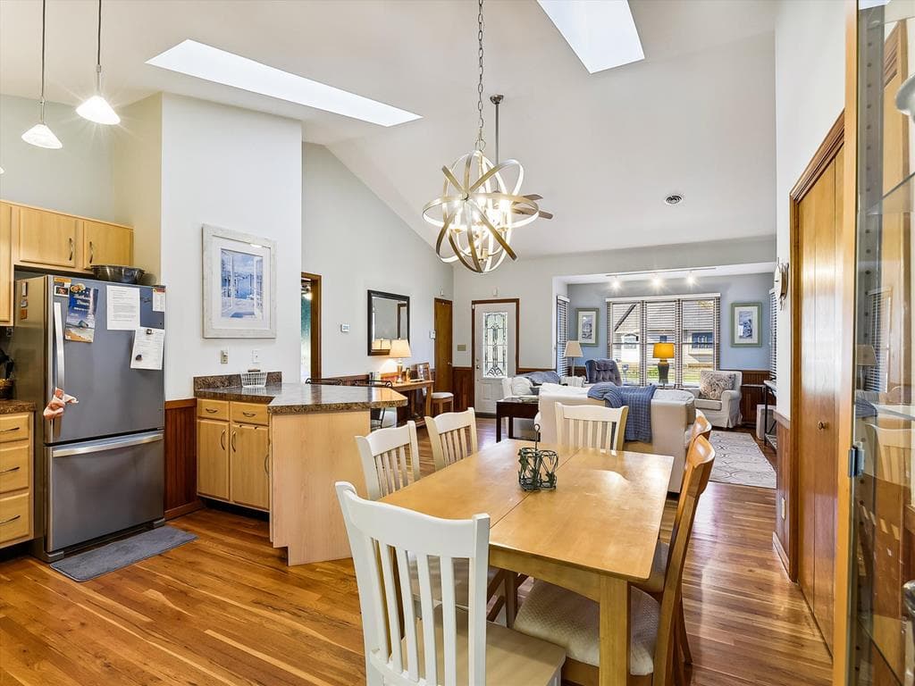 Layton BW - Photo 17