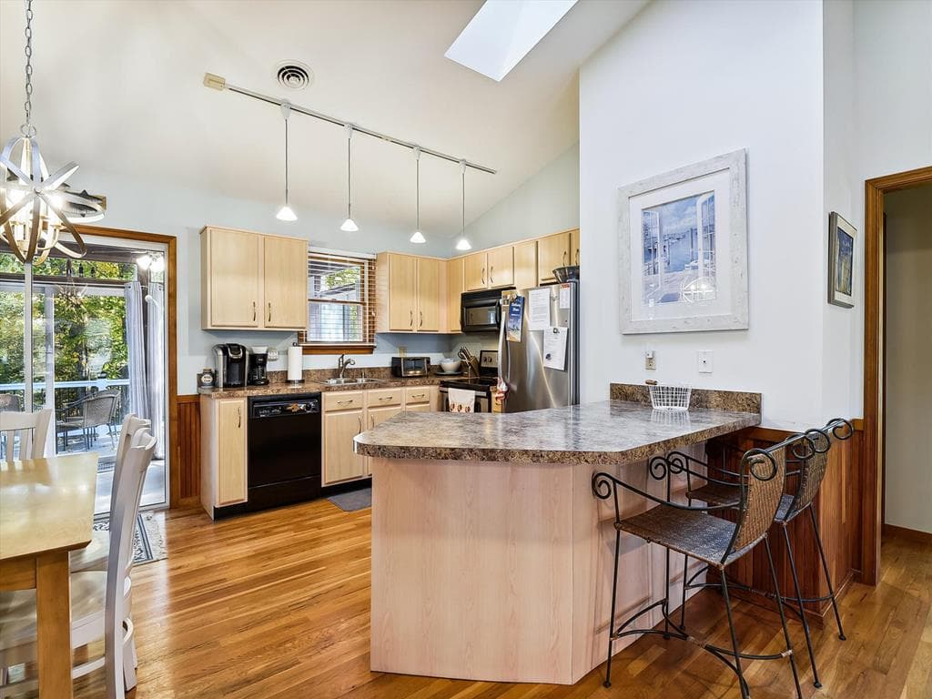 Layton BW - Photo 20