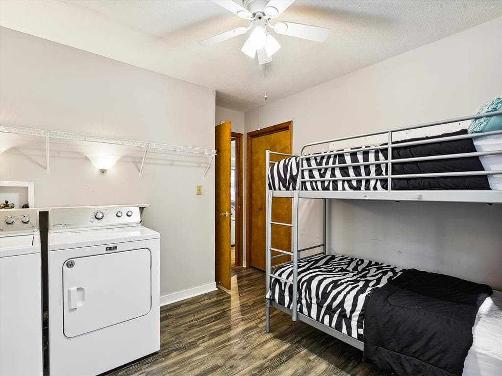 Layton BW - Photo 27