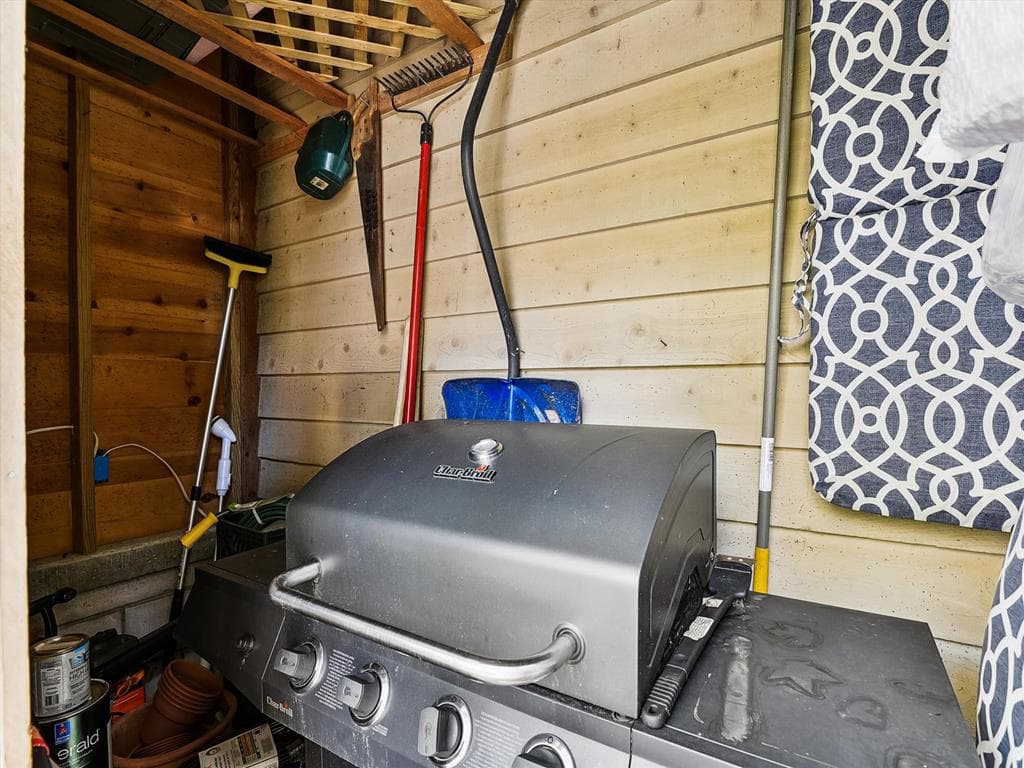 Layton BW - Photo 48