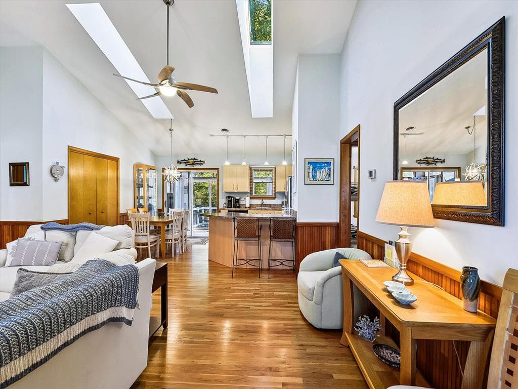 Layton BW - Photo 11