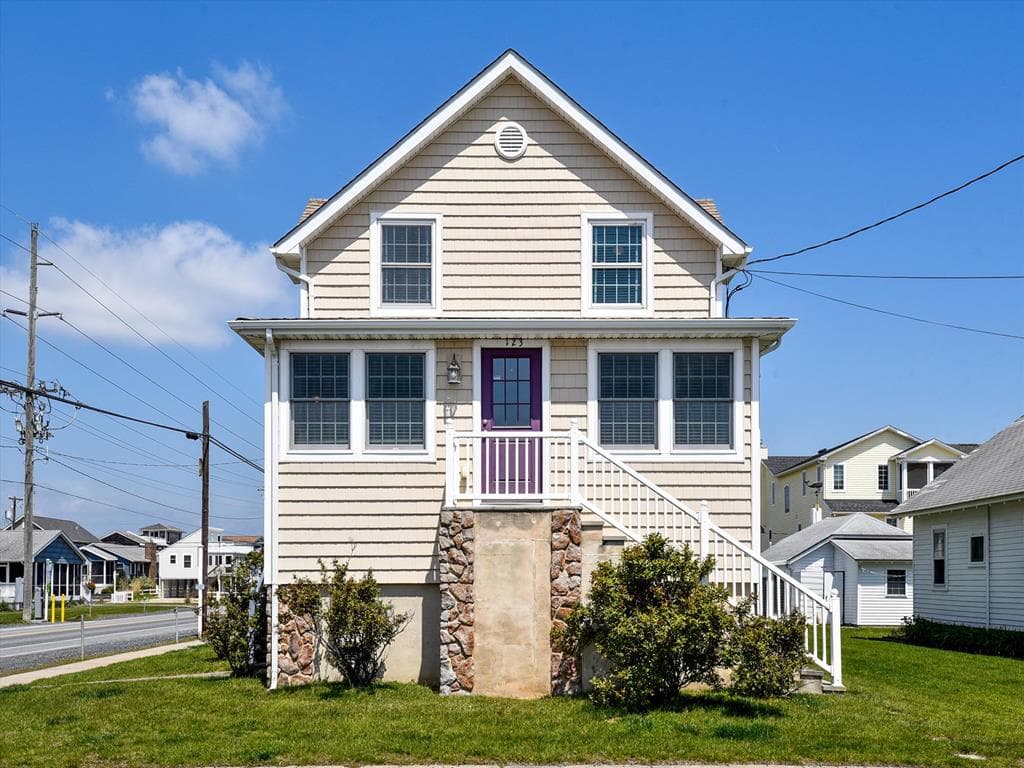 Costello BB - Photo 1