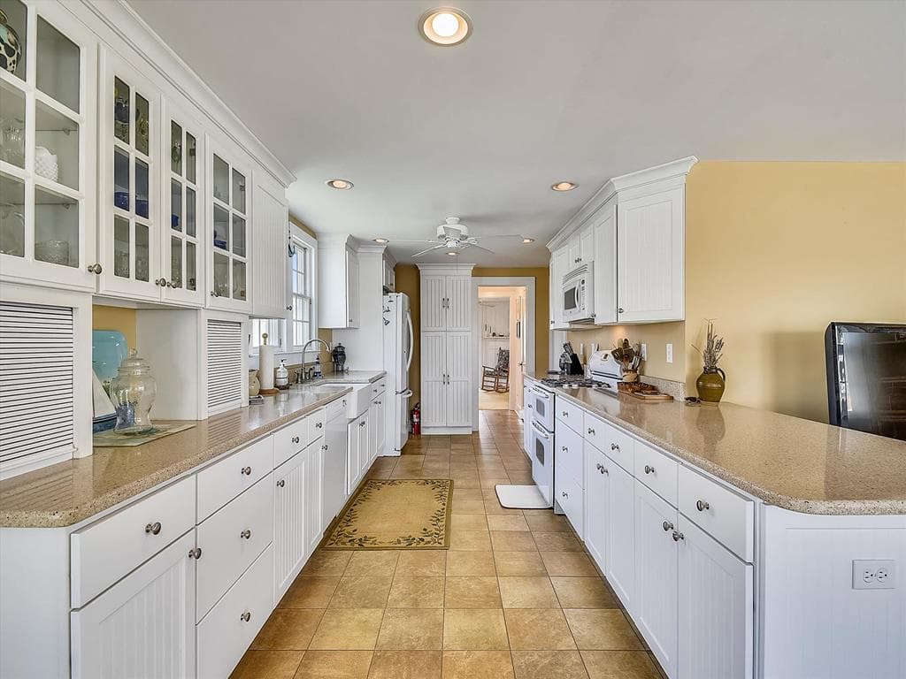 Costello BB - Photo 20