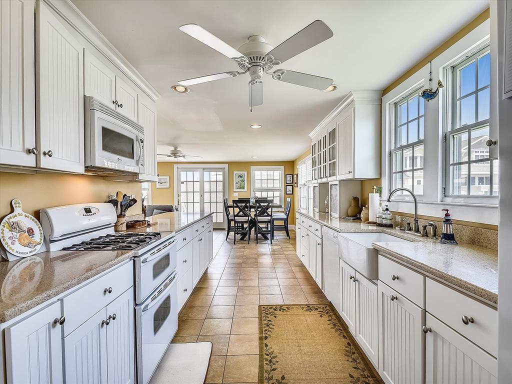 Costello BB - Photo 22