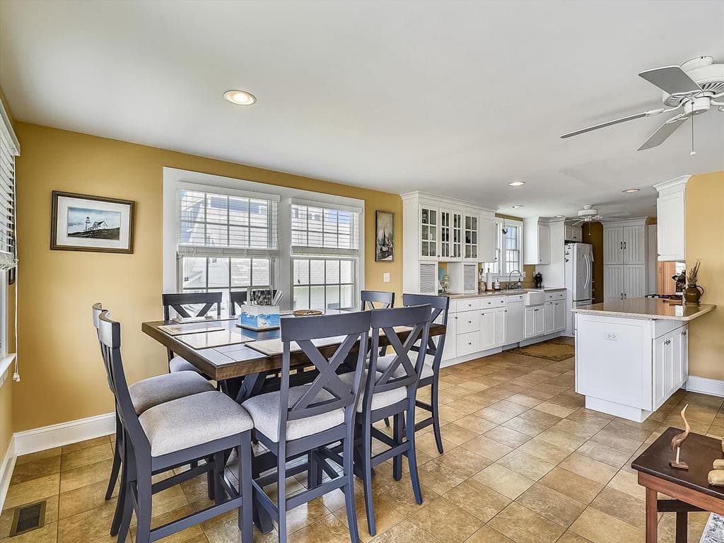 Costello BB - Photo 23