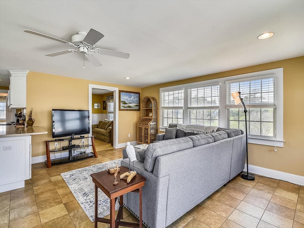 Costello BB - Photo 31