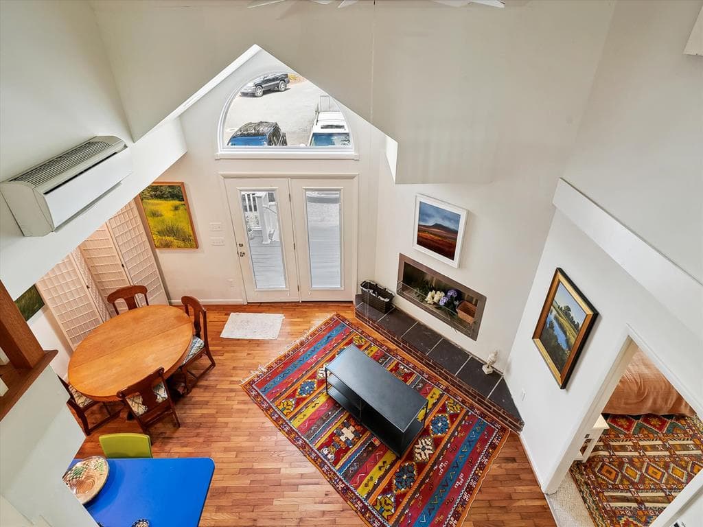 Gallagher - Photo 53