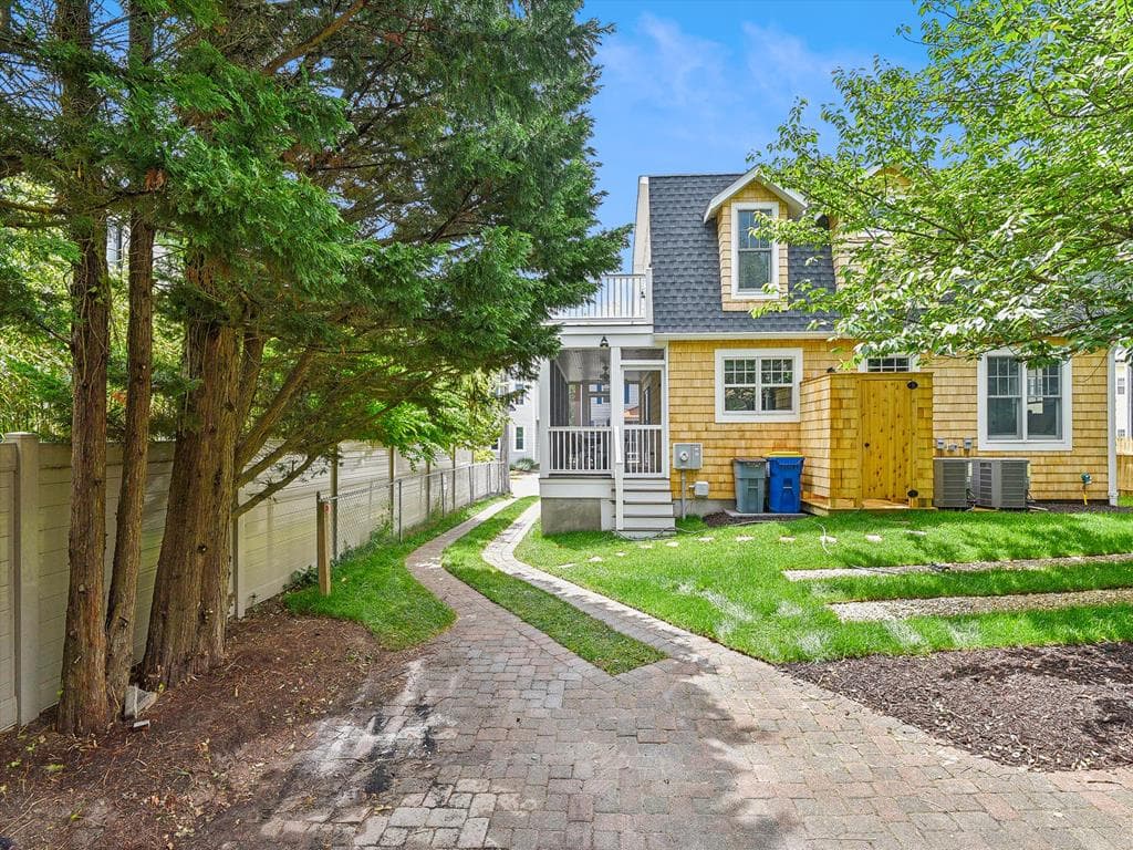 Property 1184315 - Photo 4