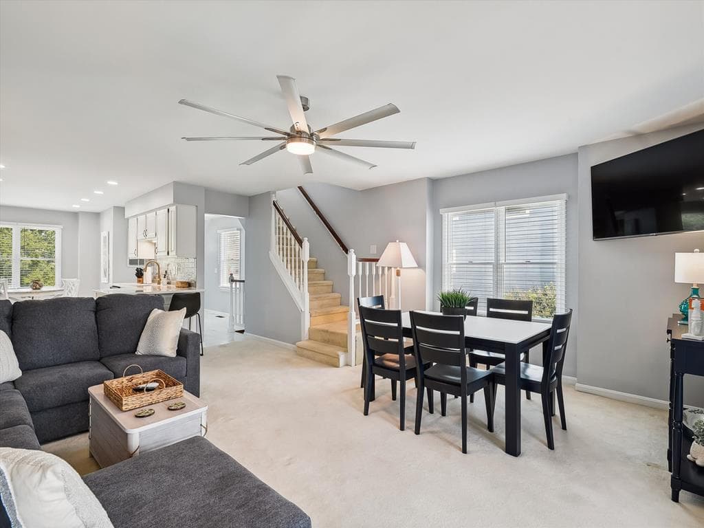 Main Level Living /Domomg Area