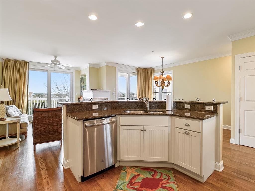 Tjoumas 2 - Photo 17