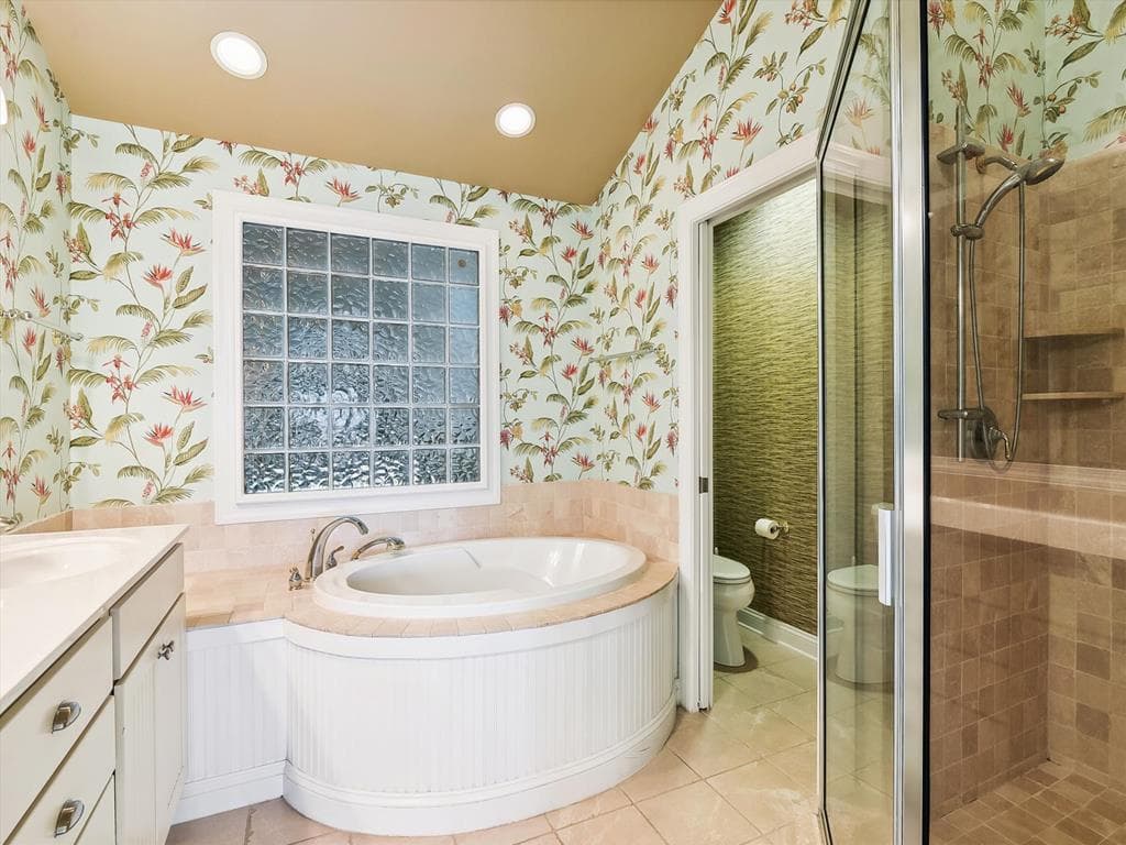 Tjoumas 2 - Photo 34