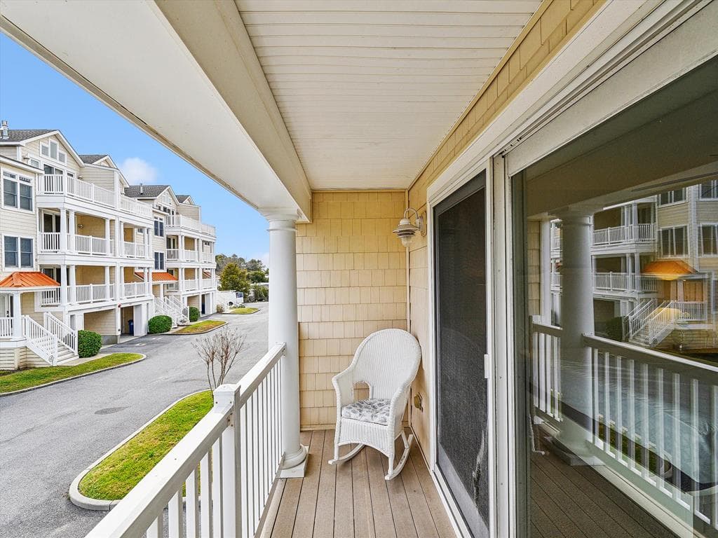 Tjoumas 2 - Photo 44