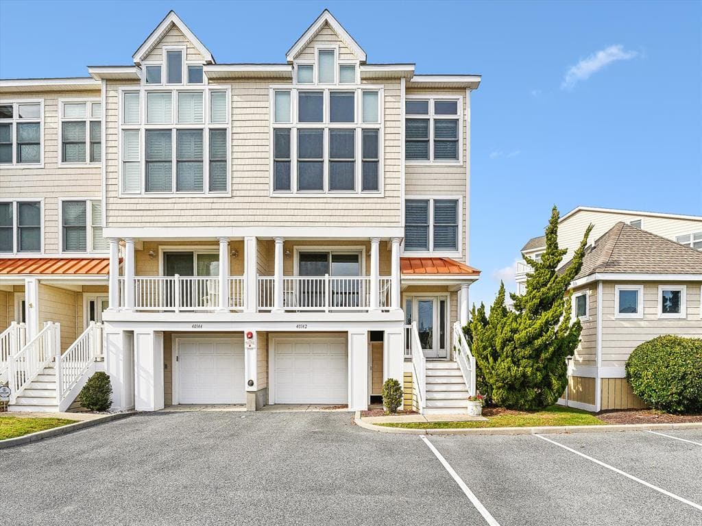 Tjoumas 2 - Photo 74