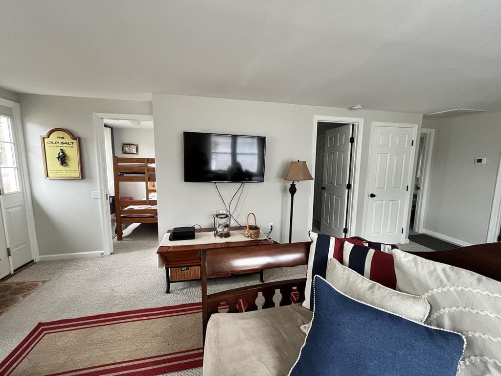 Location of bdrms to LR