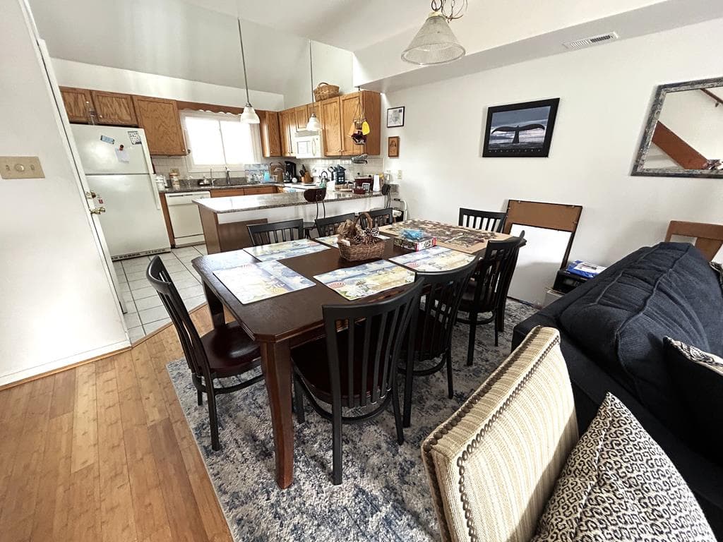 Loft w/2Singles - 3rd Level