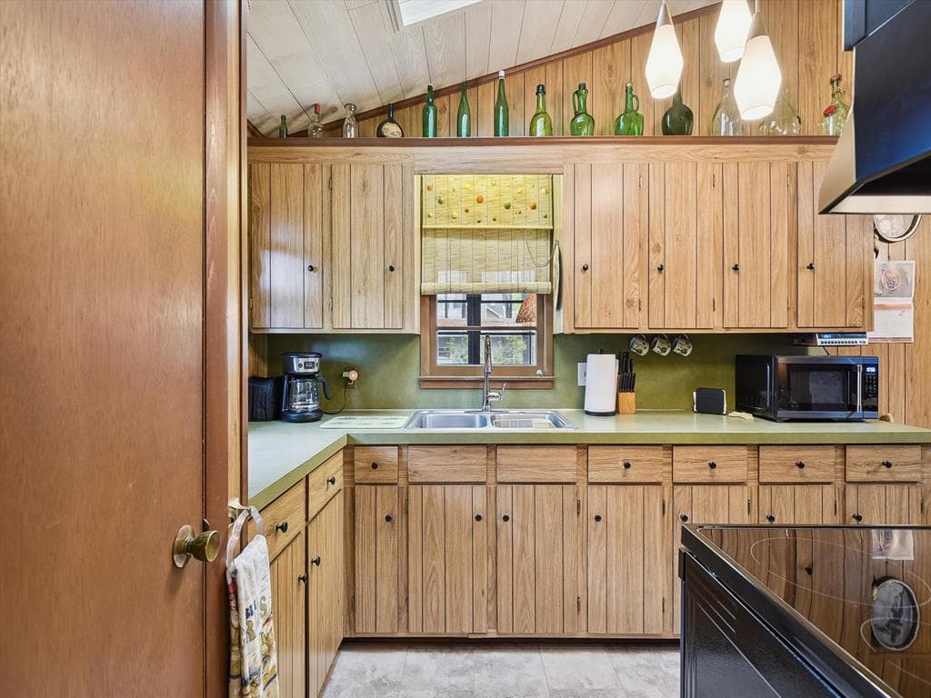 Elliott-Adkins - Photo 20