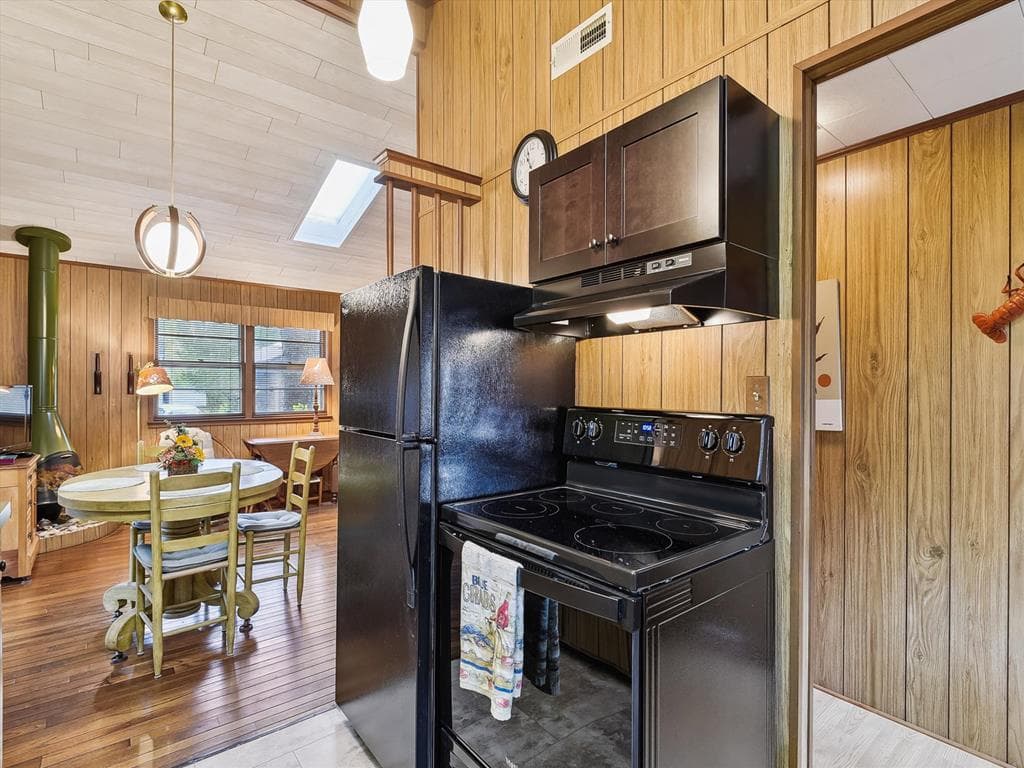 Elliott-Adkins - Photo 21