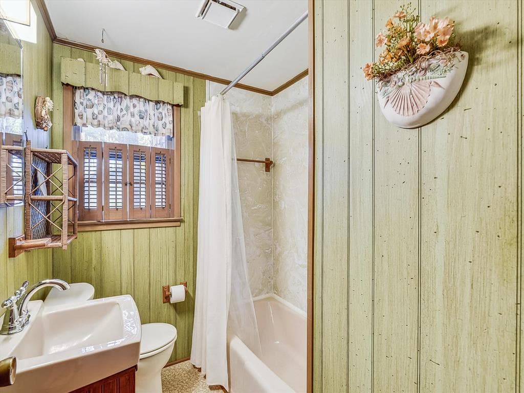 Elliott-Adkins - Photo 32