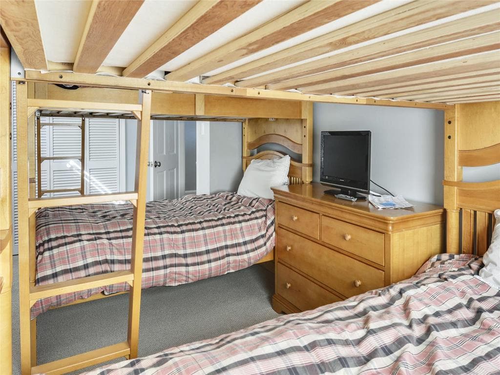 Jones 202 - Photo 38