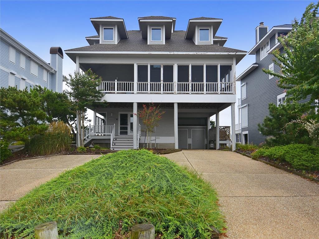 Livingston - Photo 1