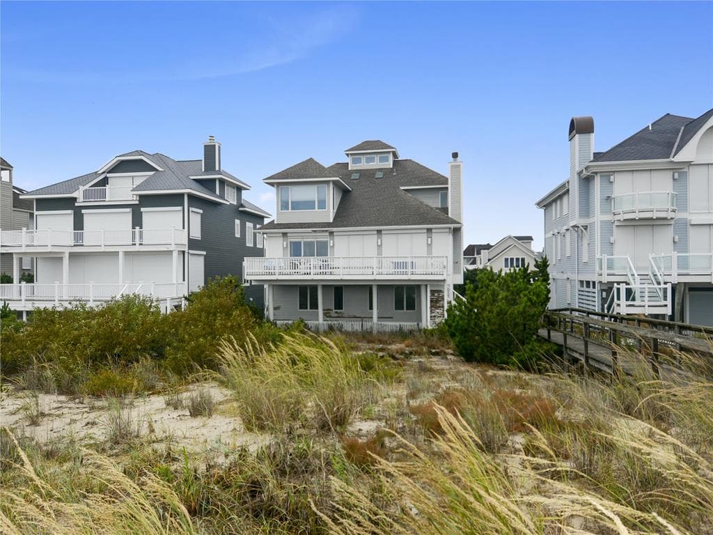 Livingston - Photo 3