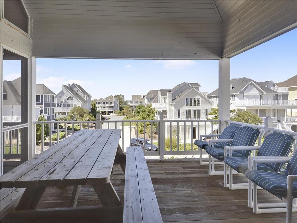 Livingston - Photo 15