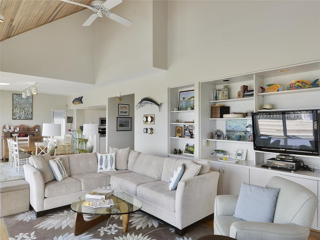 Livingston - Photo 22