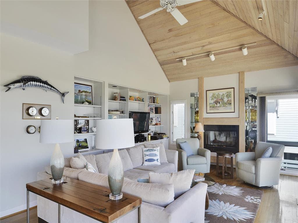 Livingston - Photo 23