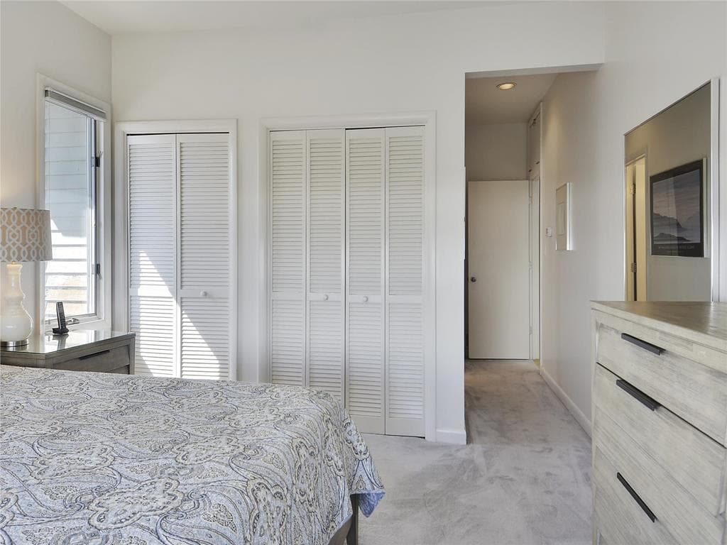 Livingston - Photo 40