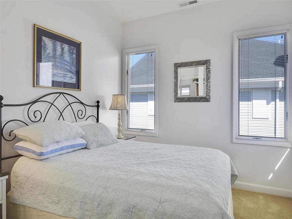 Livingston - Photo 46