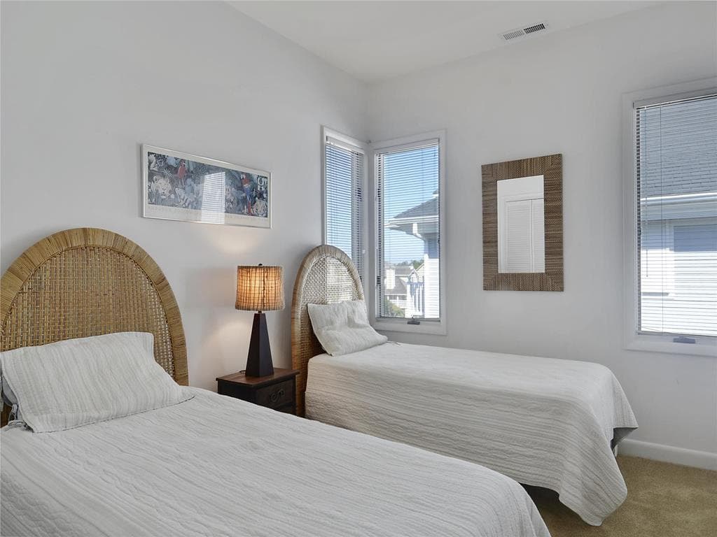 Livingston - Photo 47