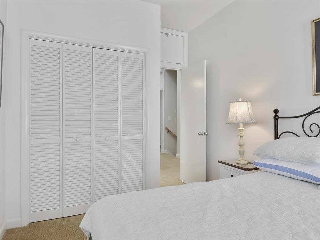 Livingston - Photo 49