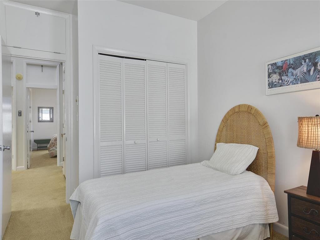 Livingston - Photo 50