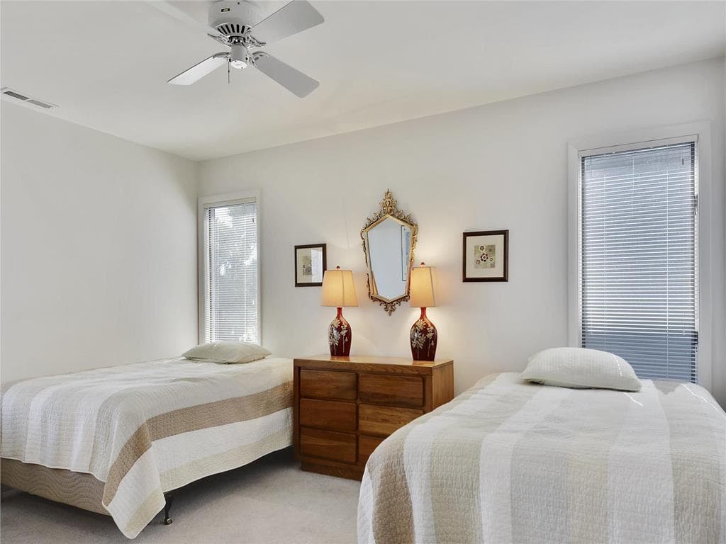 Livingston - Photo 57