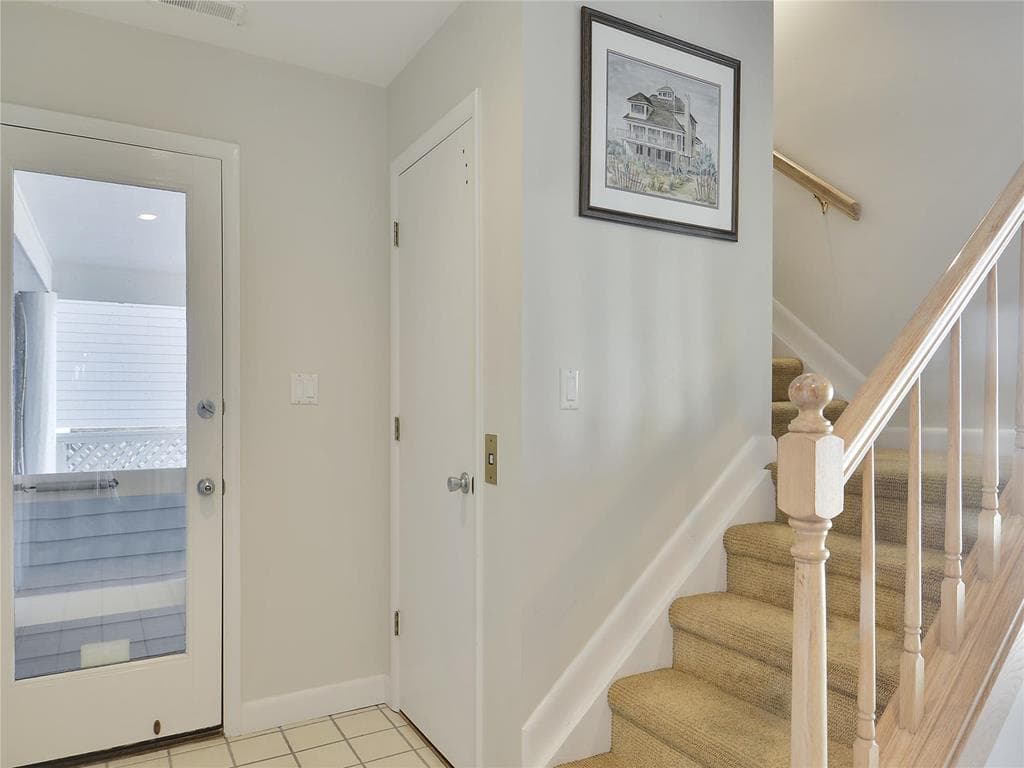 Livingston - Photo 75