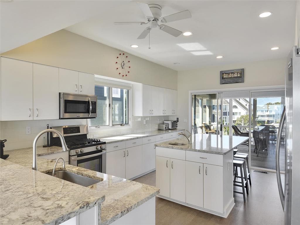 Livingston - Photo 10