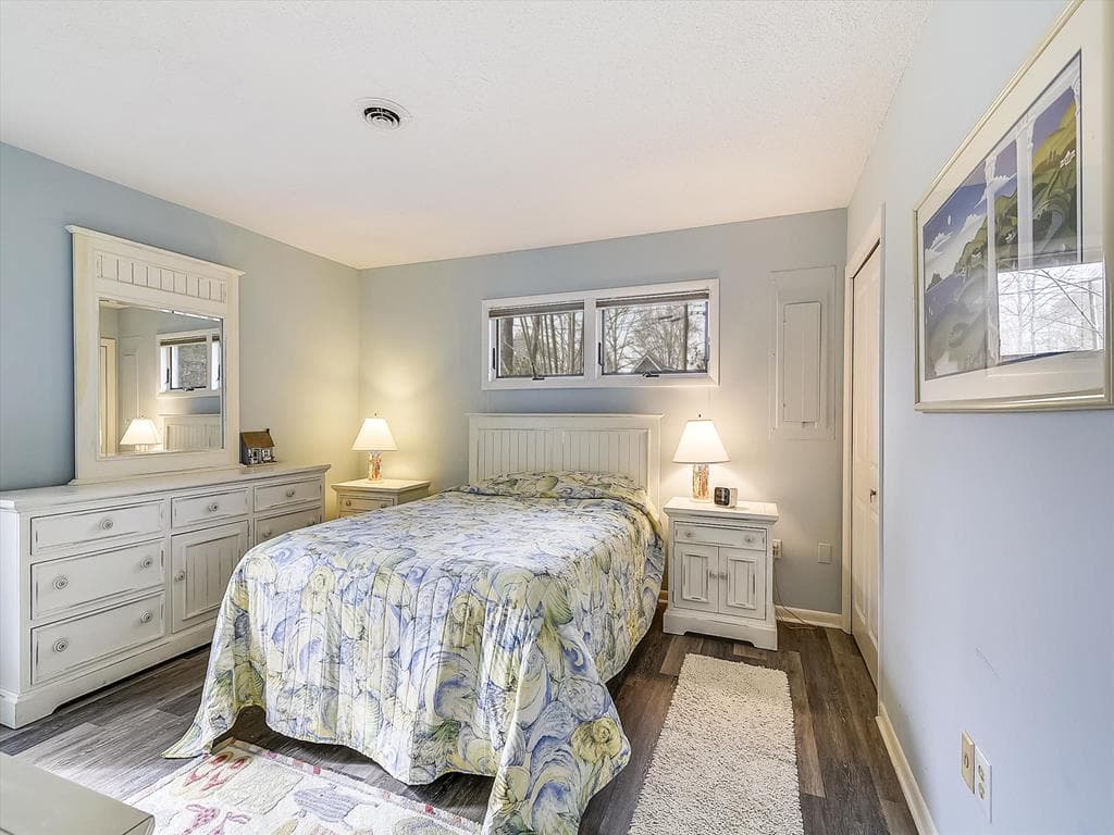 McGuire P - Photo 15