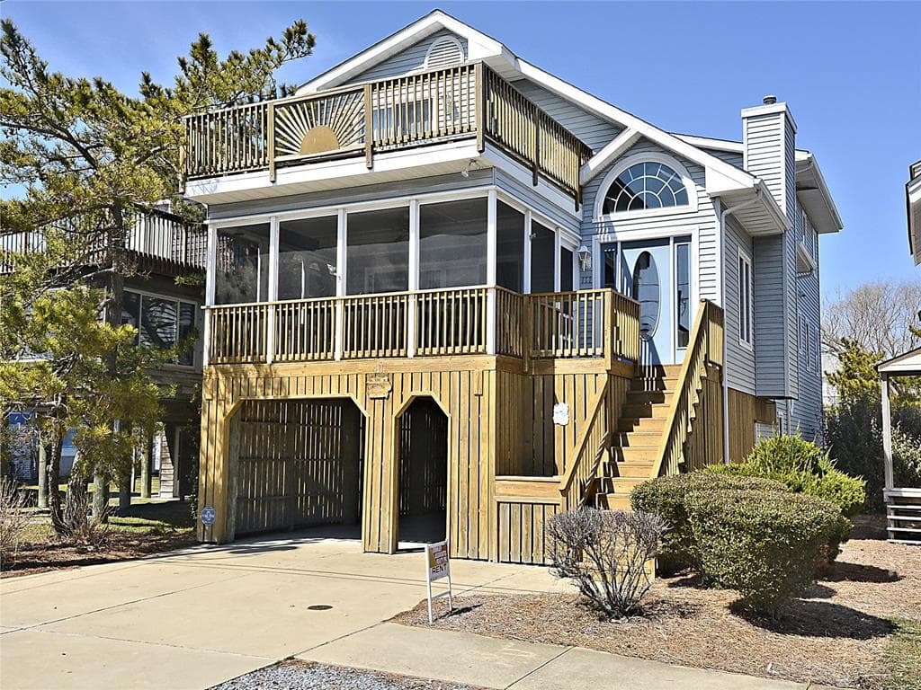 McLaughlin - Photo 1