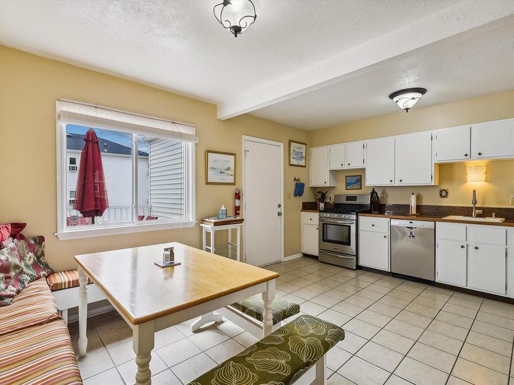 5B Dewey Villa - Photo 8