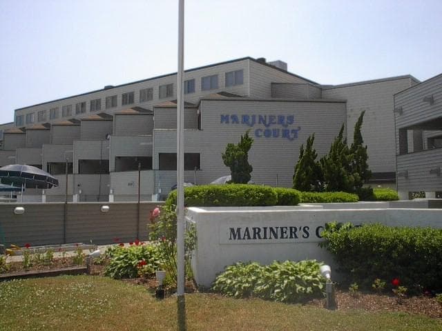 213 Mariners Court - Photo 1