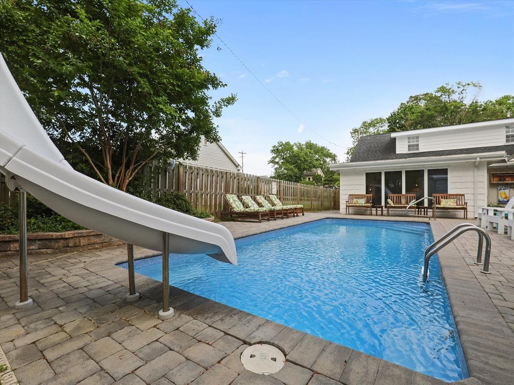 Property 828536 - Photo 1