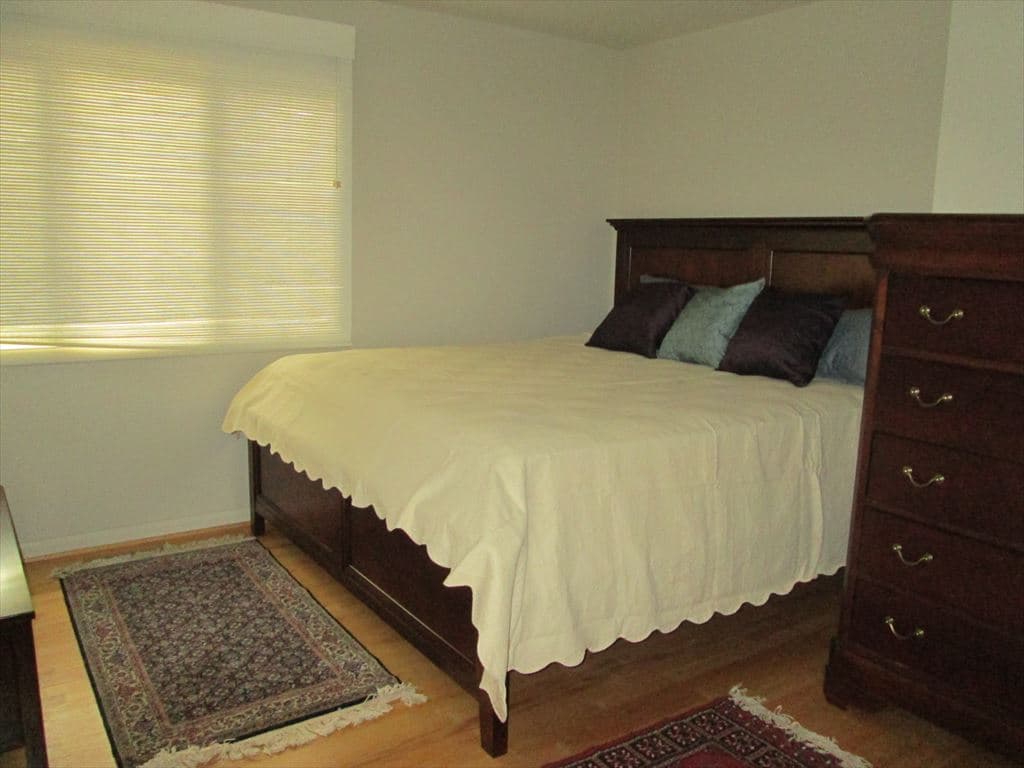 Bdrm 1 - w/King - 1st Floor