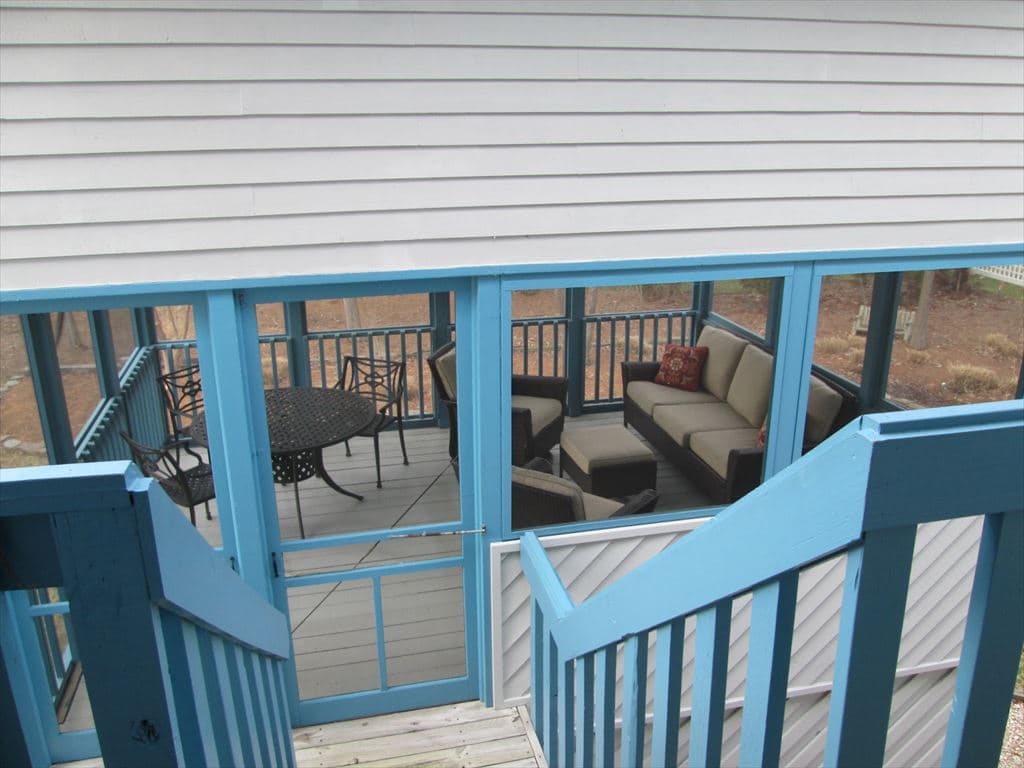Screened Porch off Main Living Area