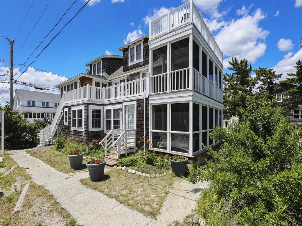 Jacobsen 1 - Photo 1